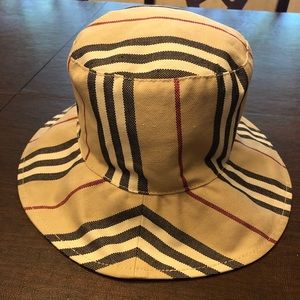 Burberry London Bucket Hat